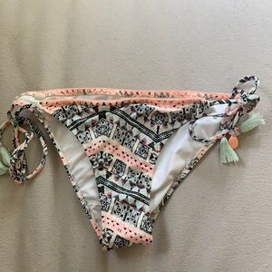 Cheeky string bikini bottom